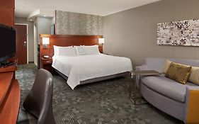 Courtyard by Marriott Kingston Highway 401/division Street Kingston, On